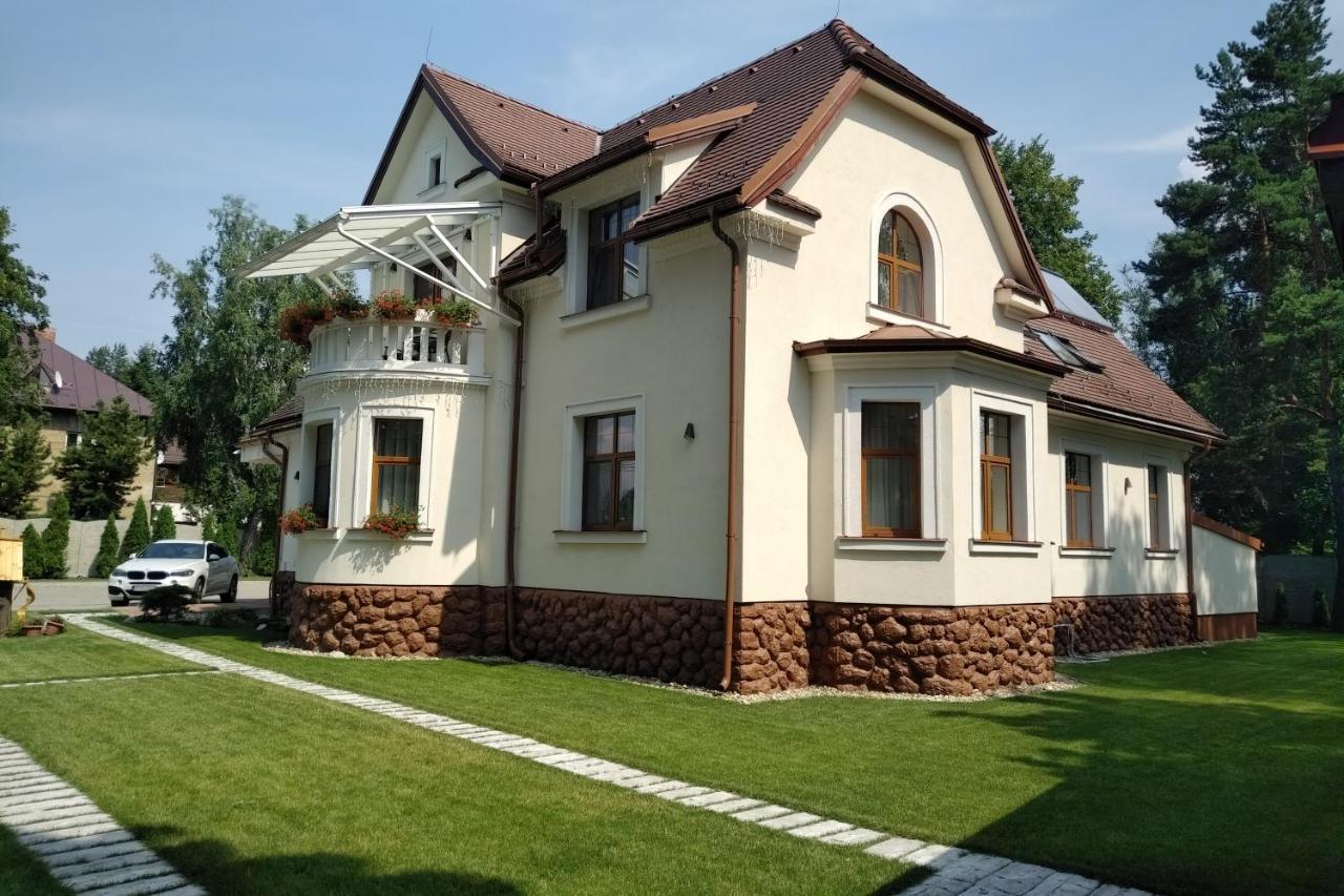 Villa Garden Apartments Poprad Buitenkant foto